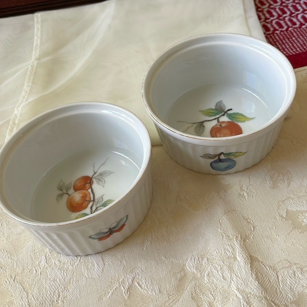 Set of 2 Andrea by Sadek Ramekin Soufflé Dish Porcelain France small bowl Fruit